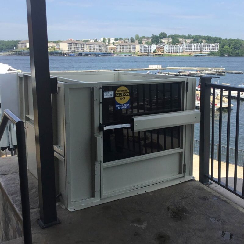 dog8 vertical wheelchair lift outside