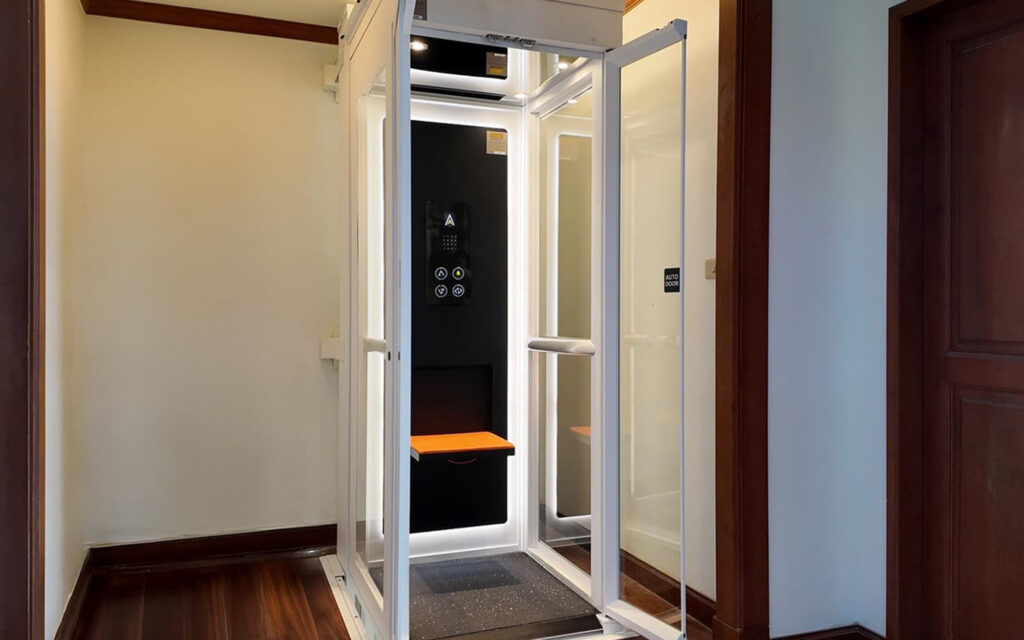 Ascenda Elevator in white